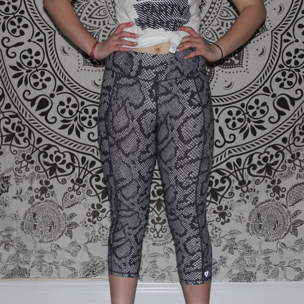 snake print leggings
